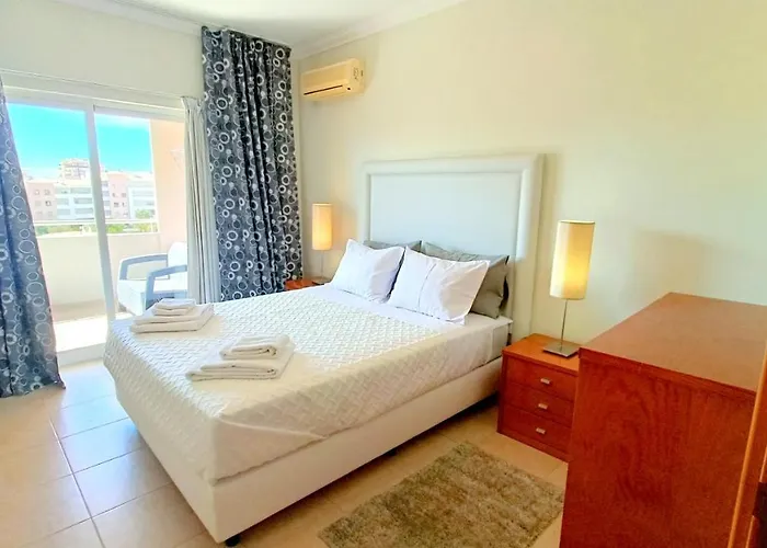 Flamingo View - Pool + Wifi + Ac *