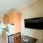 Flamingo View - Pool + Wifi + Ac Апартаменты