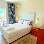 Flamingo View - Pool + Wifi + Ac *