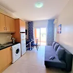 Flamingo View - Pool + Wifi + Ac Портиман